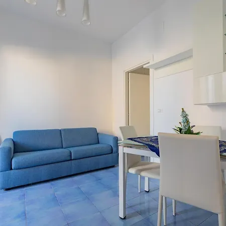 A Due Passi Dal Mare *